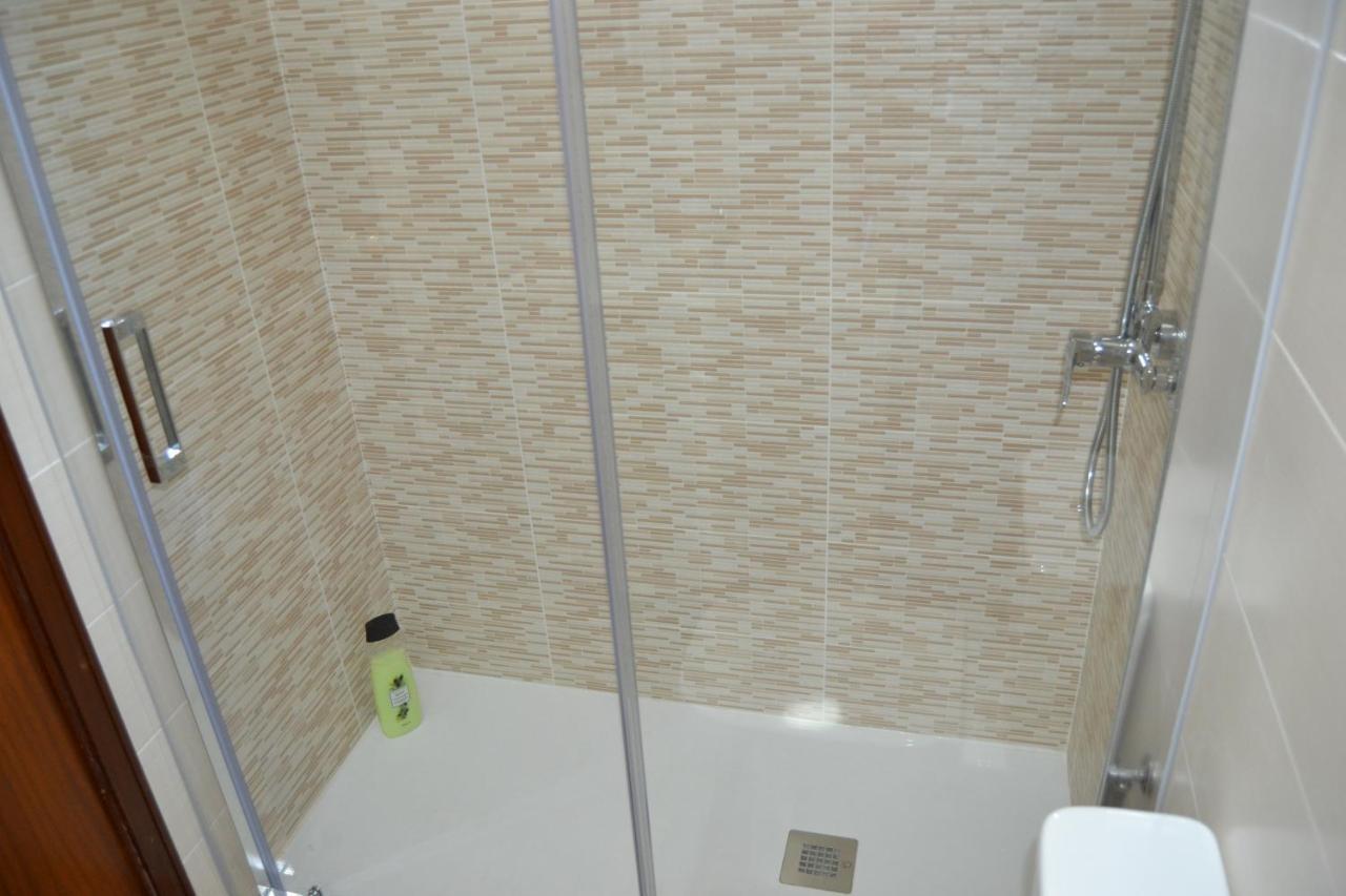 Inmoinsuas Train Station Apartment Sarria Bagian luar foto