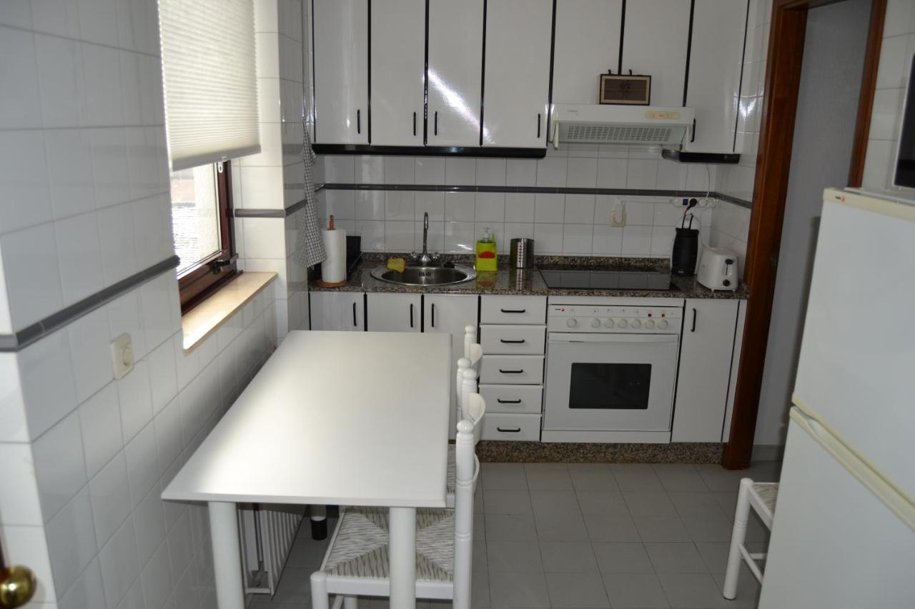 Inmoinsuas Train Station Apartment Sarria Bagian luar foto