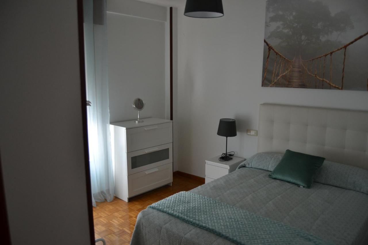 Inmoinsuas Train Station Apartment Sarria Bagian luar foto