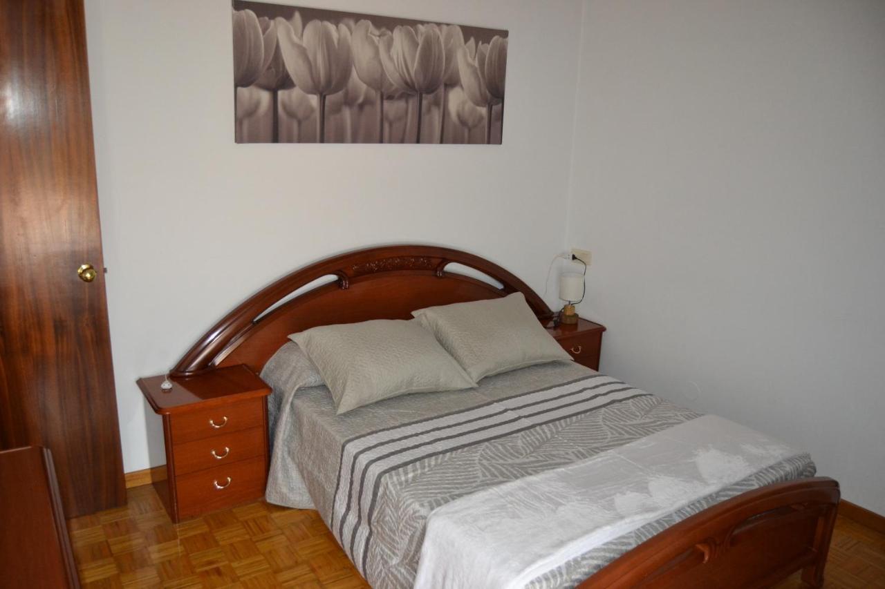 Inmoinsuas Train Station Apartment Sarria Bagian luar foto