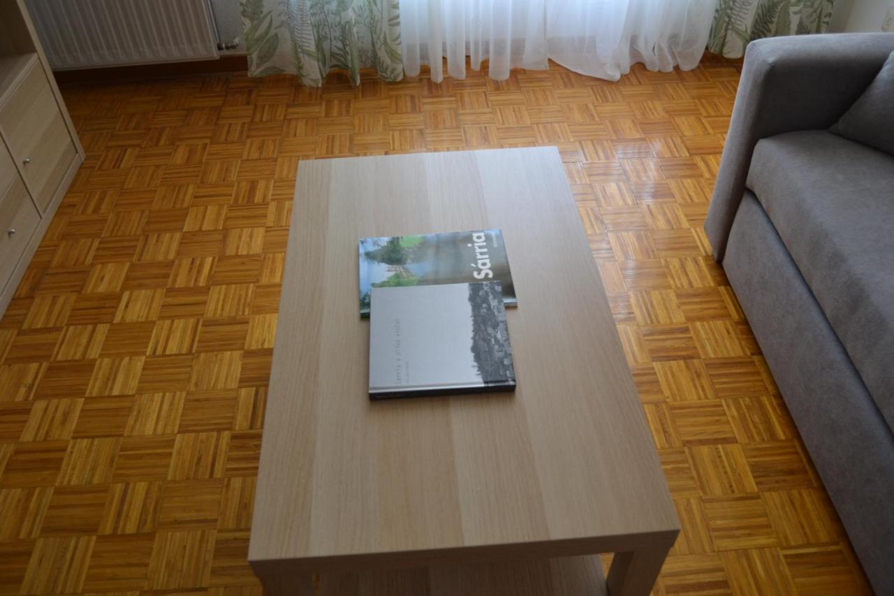 Inmoinsuas Train Station Apartment Sarria Bagian luar foto