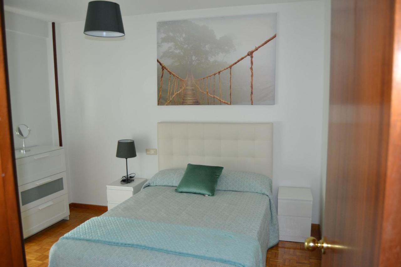 Inmoinsuas Train Station Apartment Sarria Bagian luar foto